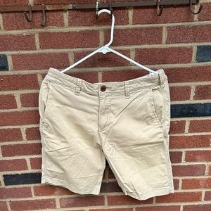 Size 31 Khaki Hollister Shorts. Pretty easy to match with anything.